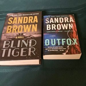 Like new 2 Sandra Brown Books